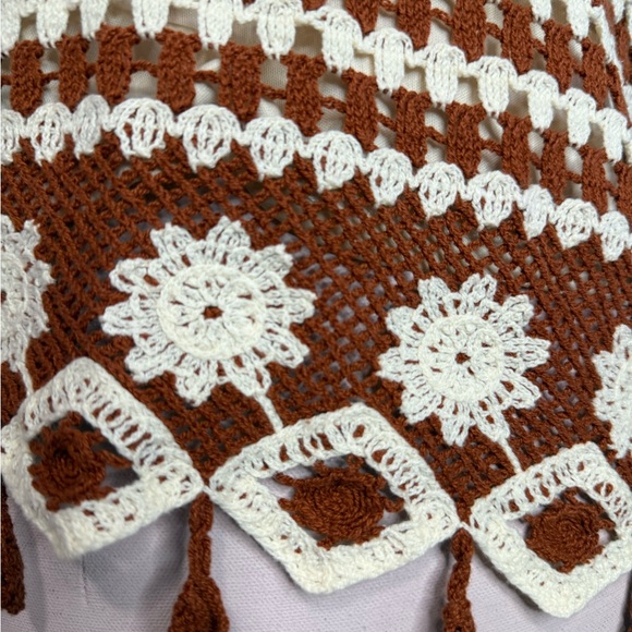 GREIGE Brown and White Crochet Sleeveless cropped top in size XL - Picture 2 of 12